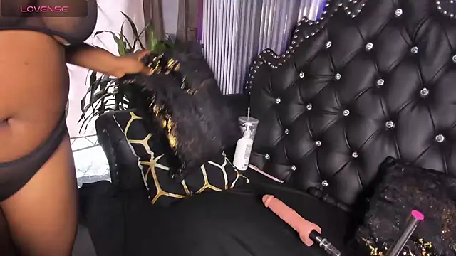 EbonyTanisha online show from 05.05.26