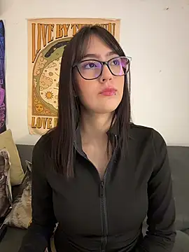 HinaSweet online show from 06.12.26