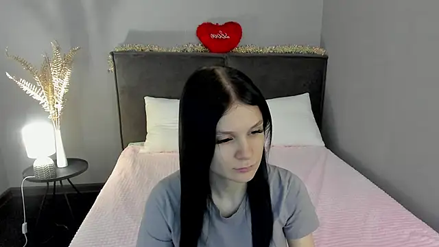 SkinyJoys online show from 02.18.26