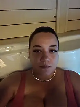 Snapshot of bustylexy36 chatting on 01.19.26 bustylexy36 online show from 01.19.26