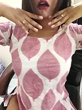 Hot Twinkle online show from 04.30.26