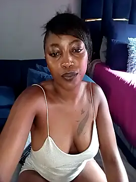 Snapshot of CocoButterxox chatting on 04.08.26 CocoButterxox online show from 04.08.26