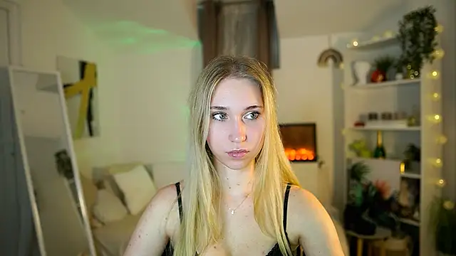 MilaBunny2000 online show from 02.22.26