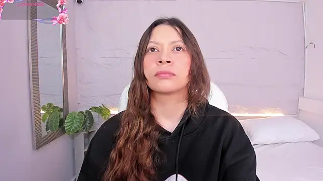 lanna 18  online show from 04.24.26