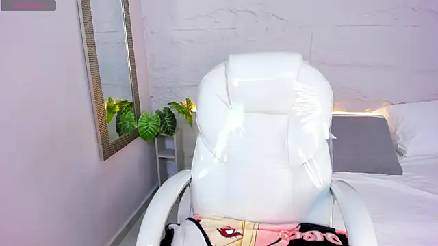 Snapshot of lanna_18_ chatting on 06.26.26 lanna 18 online show from 06.26.26