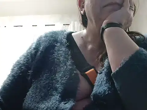 Snapshot of xmyriamx chatting on 01.31.26 xmyriamx online show from 01.31.26