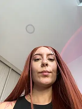 alesziarose  online show from 06.07.26