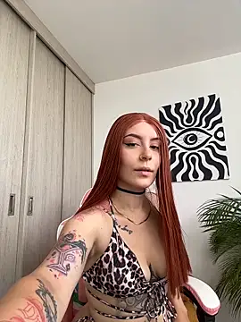 alesziarose  online show from 06.15.26