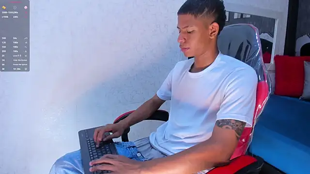 Snapshot of _erick_j chatting on 02.04.26 erick j online show from 02.04.26