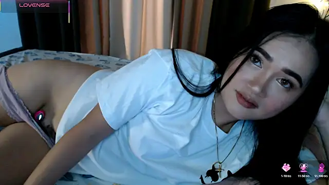 Snapshot of simplykhate chatting on 07.24.26 simplykhate online show from 07.24.26