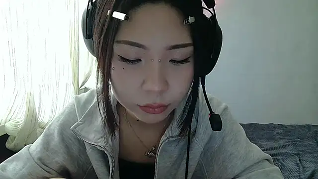 Snapshot of AprilOnilll chatting on 01.12.26 AprilOnilll online show from 01.12.26