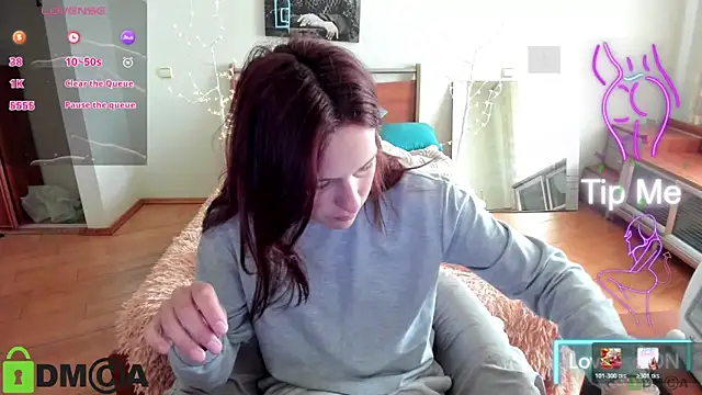 Lily Viola online show from 04.29.26