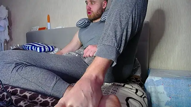 Snapshot of LorenzoLux chatting on 02.22.25 LorenzoLux online show from 02.22.25