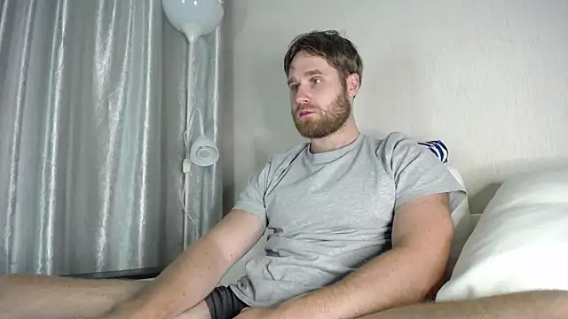 Snapshot of LorenzoLux chatting on 09.24.25 LorenzoLux online show from 09.24.25