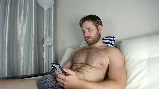 Snapshot of LorenzoLux chatting on 09.27.25 LorenzoLux online show from 09.27.25