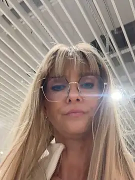 Snapshot of NaughtyNinky chatting on 01.16.26 NaughtyNinky online show from 01.16.26