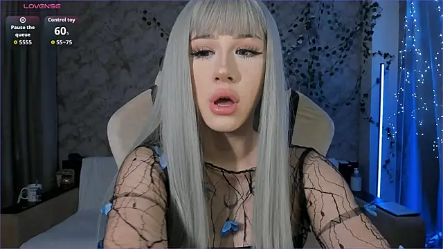 Necucubi02 online show from 05.06.26
