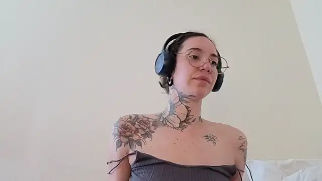 Dirty Pink online show from 06.08.26