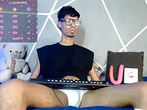 Snapshot of alexx_23cm chatting on 06.07.26 alexx 23cm online show from 06.07.26