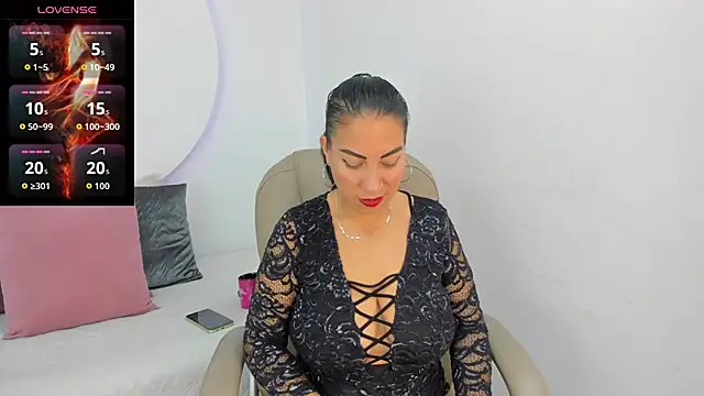 AmberJoyMilf online show from 04.22.26