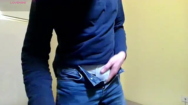 Snapshot of Ele7b5 chatting on 03.08.26 Ele7b5 online show from 03.08.26