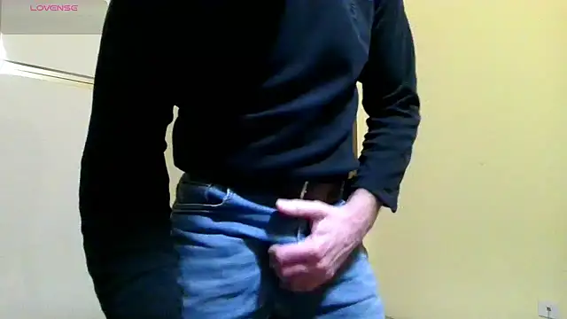 Snapshot of Ele7b5 chatting on 03.12.26 Ele7b5 online show from 03.12.26