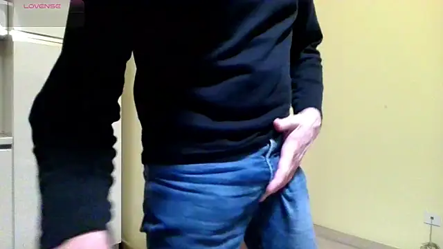 Snapshot of Ele7b5 chatting on 04.07.26 Ele7b5 online show from 04.07.26