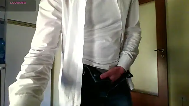 Snapshot of Ele7b5 chatting on 05.03.26 Ele7b5 online show from 05.03.26