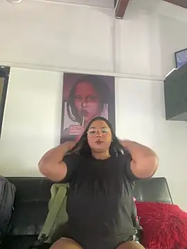 Isabella Belmont online show from 02.12.26