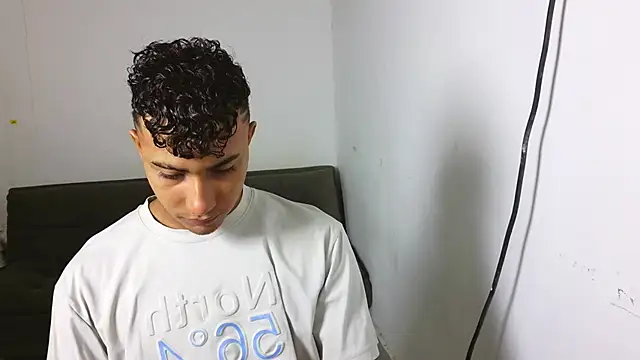 Snapshot of naugthy_boy88 chatting on 04.11.26 naugthy boy88 online show from 04.11.26