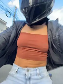 Snapshot of TaylorrHill chatting on 06.19.26 TaylorrHill online show from 06.19.26