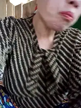 Snapshot of Agnes-baby chatting on 04.15.26 Agnes-baby online show from 04.15.26