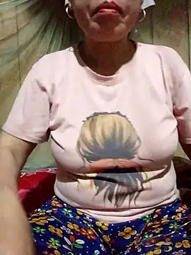 Snapshot of Agnes-baby chatting on 04.15.26 Agnes-baby online show from 04.15.26