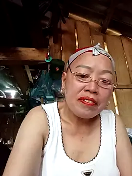 Snapshot of Agnes-baby chatting on 04.18.26 Agnes-baby online show from 04.18.26