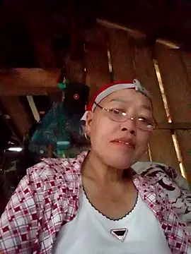 Snapshot of Agnes-baby chatting on 04.19.26 Agnes-baby online show from 04.19.26