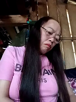 Snapshot of Agnes-baby chatting on 04.21.26 Agnes-baby online show from 04.21.26