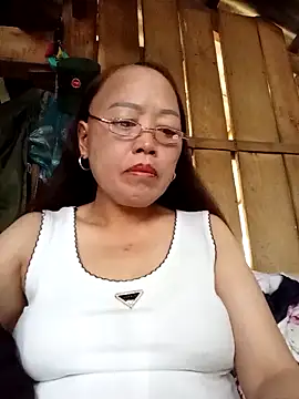 Snapshot of Agnes-baby chatting on 04.22.26 Agnes-baby online show from 04.22.26