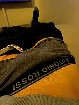 Snapshot of alexi1015 chatting on 02.13.26 alexi1015 online show from 02.13.26