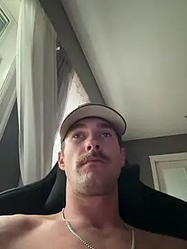 Snapshot of biigballs4u chatting on 01.11.26 biigballs4u online show from 01.11.26