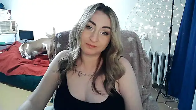 Snapshot of FoxyAnn12 chatting on 04.09.26 FoxyAnn12 online show from 04.09.26