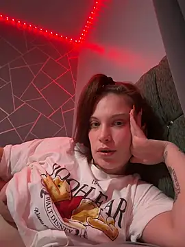 Snapshot of DarkdesireXoX chatting on 02.01.26 DarkdesireXoX online show from 02.01.26