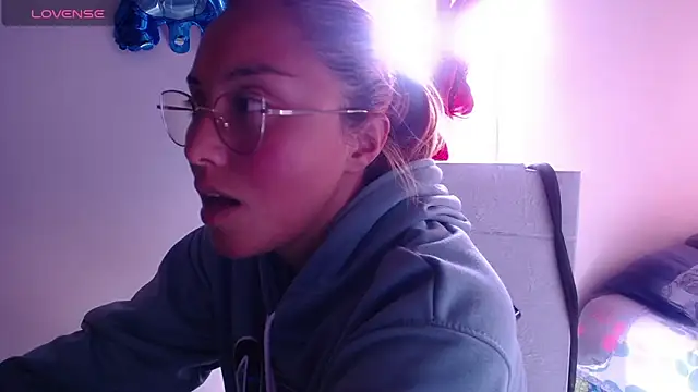 Snapshot of Velvet_Moon33 chatting on 02.25.26 Velvet Moon33 online show from 02.25.26