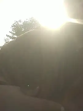 Snapshot of momo_loves chatting on 01.10.26 momo loves online show from 01.10.26