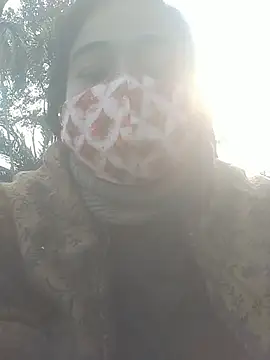 Snapshot of momo_loves chatting on 01.12.26 momo loves online show from 01.12.26