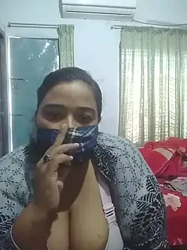 Snapshot of momo_loves chatting on 02.15.26 momo loves online show from 02.15.26