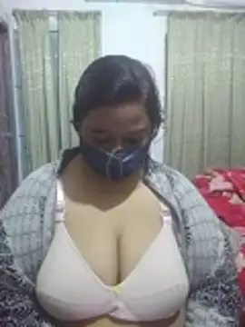 Snapshot of momo_loves chatting on 02.16.26 momo loves online show from 02.16.26