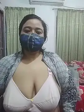 Snapshot of momo_loves chatting on 02.25.26 momo loves online show from 02.25.26