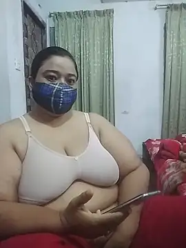 Snapshot of momo_loves chatting on 03.03.26 momo loves online show from 03.03.26