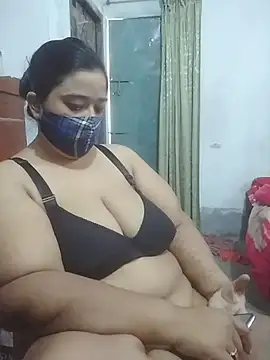 Snapshot of momo_loves chatting on 03.08.26 momo loves online show from 03.08.26