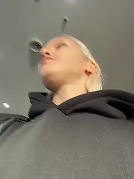 Snapshot of AshleyMur chatting on 01.17.26 AshleyMur online show from 01.17.26